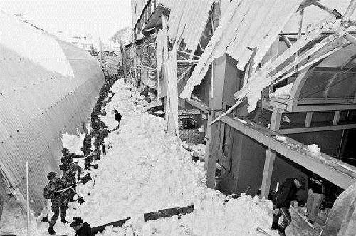 澳门科技大学金融科技硕士和施工现场坍塌致3死与施工现场坍塌事故